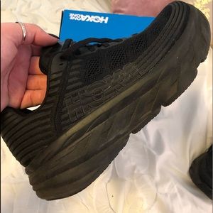 EUC Women’s HOKA One One Bondi 6 Shoes